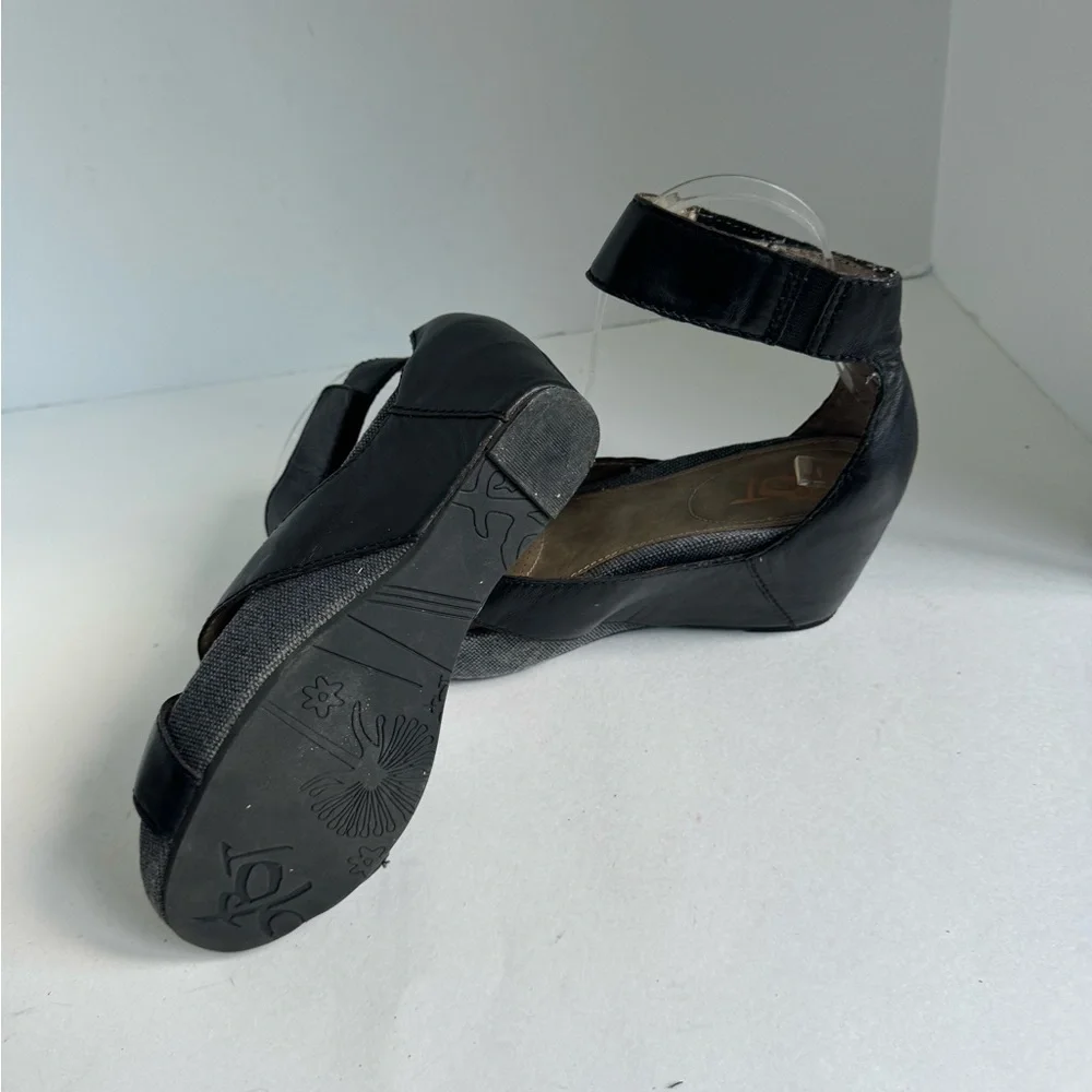 OTBT Hobart Wedge Sandals size 7.5 Black Leather Size 7.5 - Picture 12 of 13
